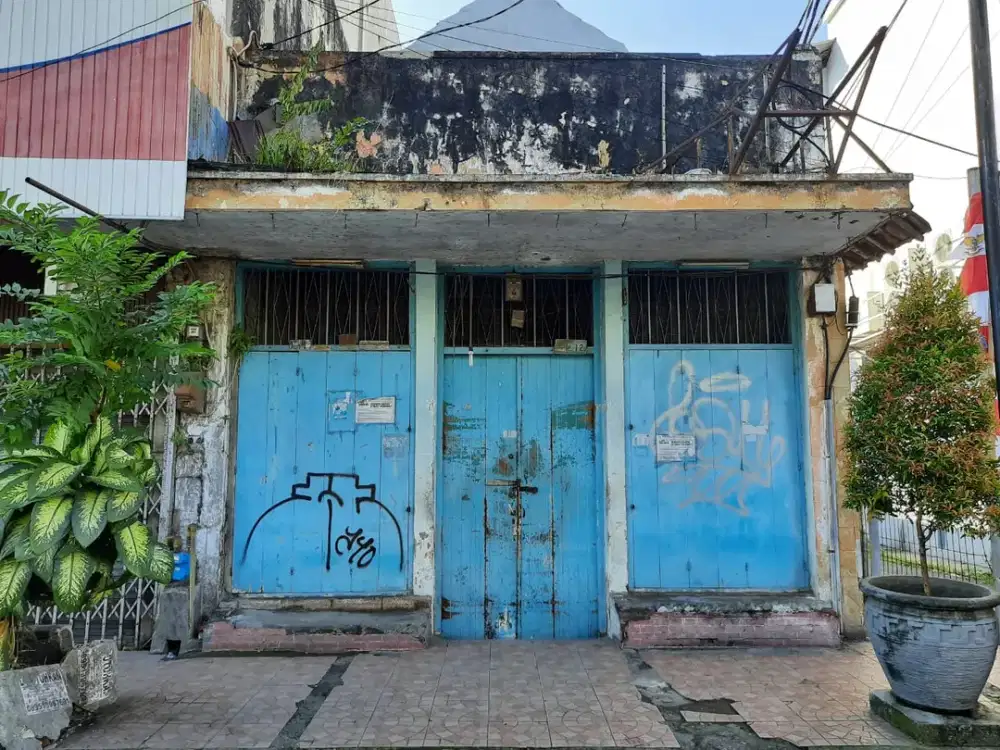 Disewakan rumah tua strategis di Kota Cirebon