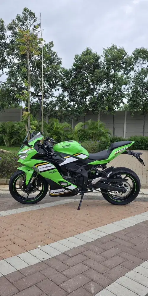 Zx25RR ABS QS KRT 2025 Low km, seperti baru.