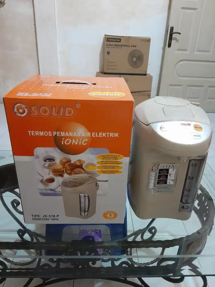 Di jual termos air panas merek solid