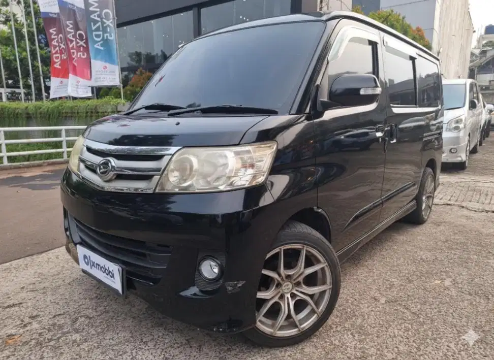 DP 1 JUTA Daihatsu Luxio 1.5 X Bensin-MT 2013 BRUS