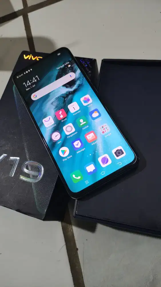 Vivo V19 (8/128)