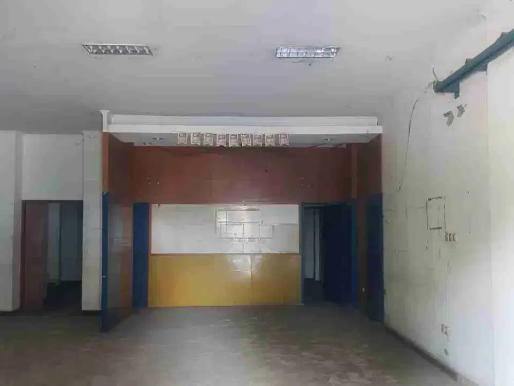 Ruko 2,5 lantai Mainroad Soekarno Hatta disewakan termurah
