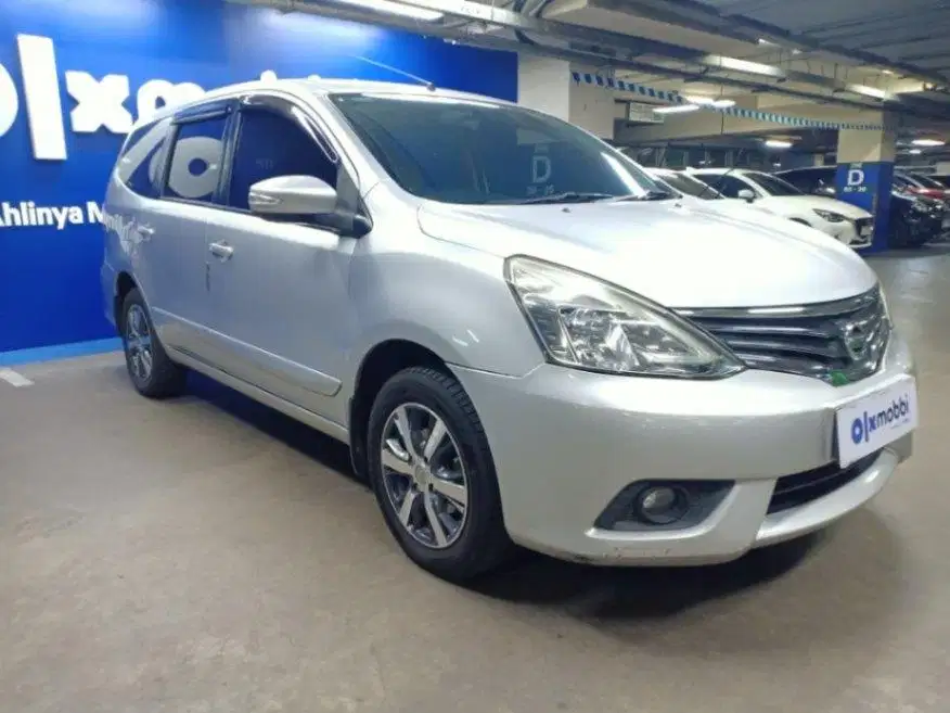 DP RENDAH - Nissan Grand livina 1.5 XV Bensin-AT 2016 SSRR
