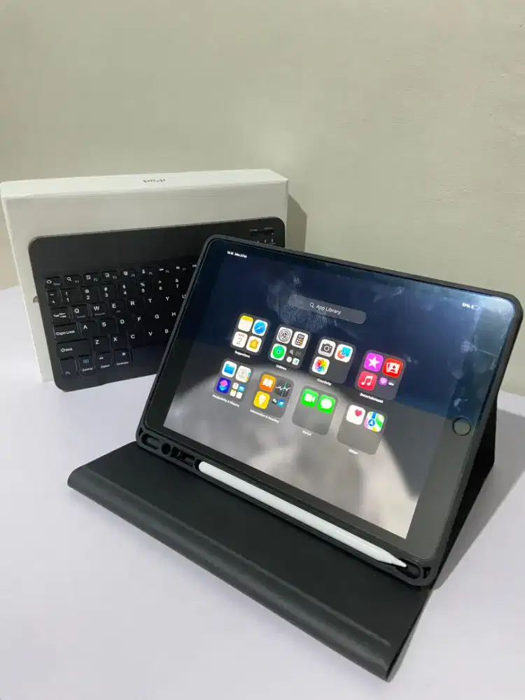 iPad 9 64GB Fullset + Smart Keyboard + Pen + Box | Siap Pakai nego