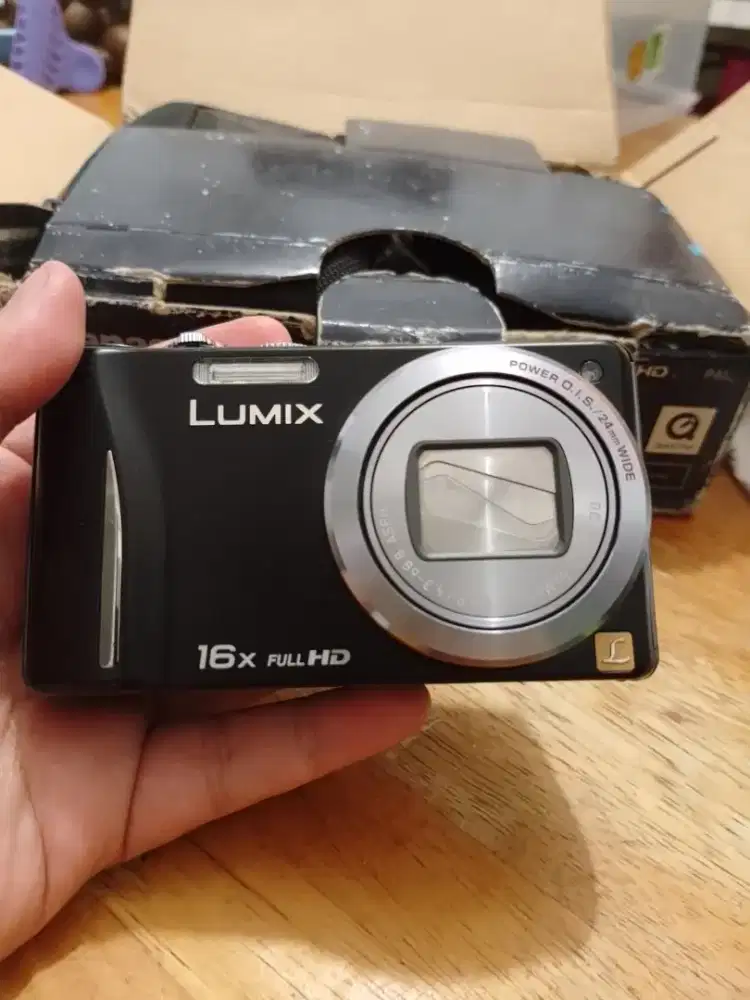 Kamera Analog Panasonic Lumix DMC TZ20 Digital Camera