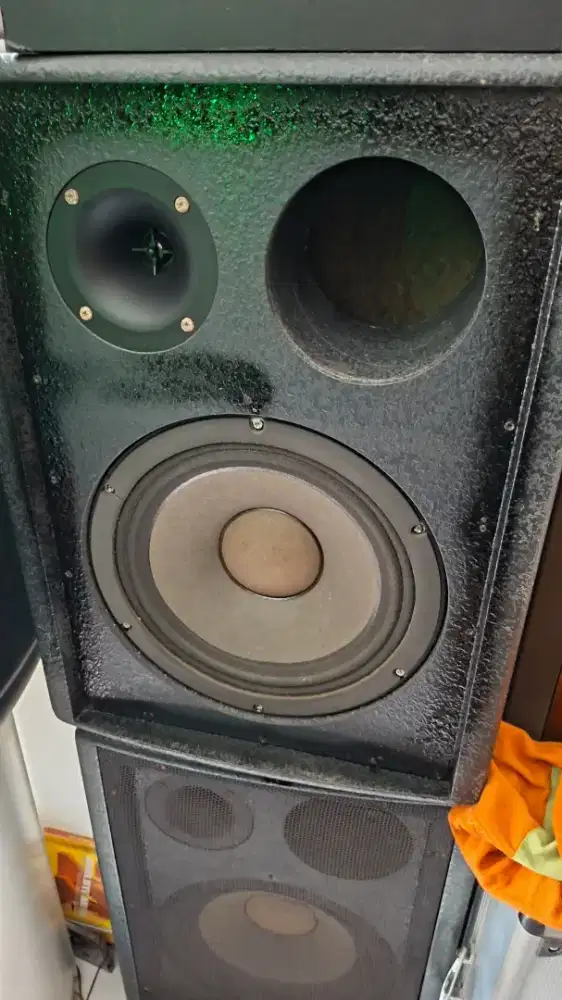 Sepasang speaker monitor 10inc