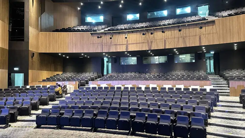 DRIVER BAHAGIA DAN SOPAN SANTUN