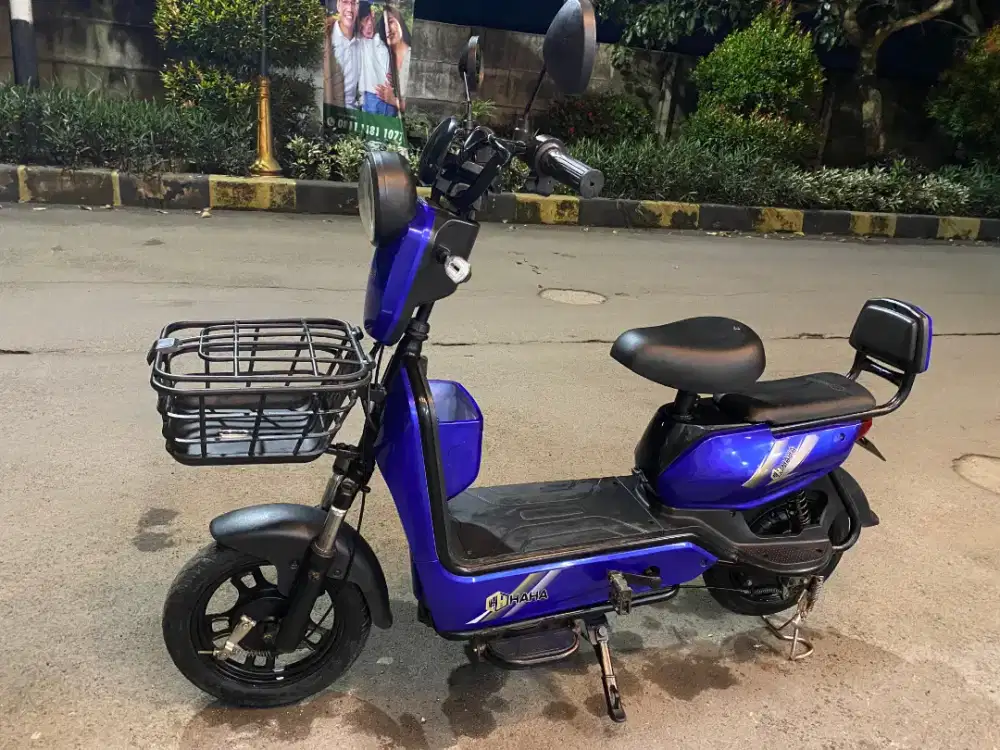 Sepeda listrik merek H