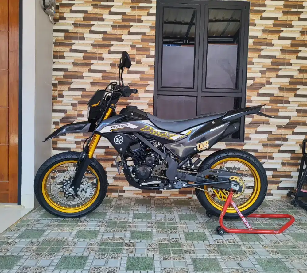 Kawasaki klx 150 sm se tahun 2024 low km