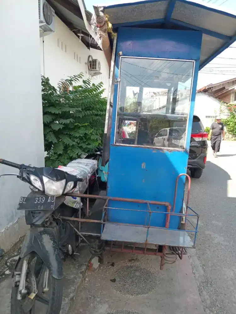 Karisma 125 thn 2005