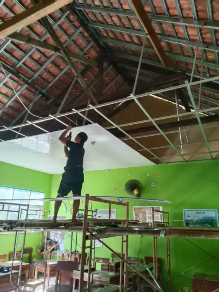 Menerima pemasangan acp ,kusen alumunium, plafon