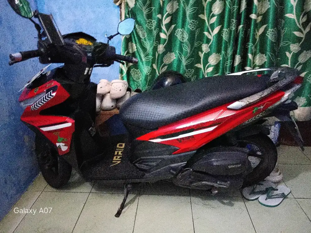 Vario 125 LED warna Merah