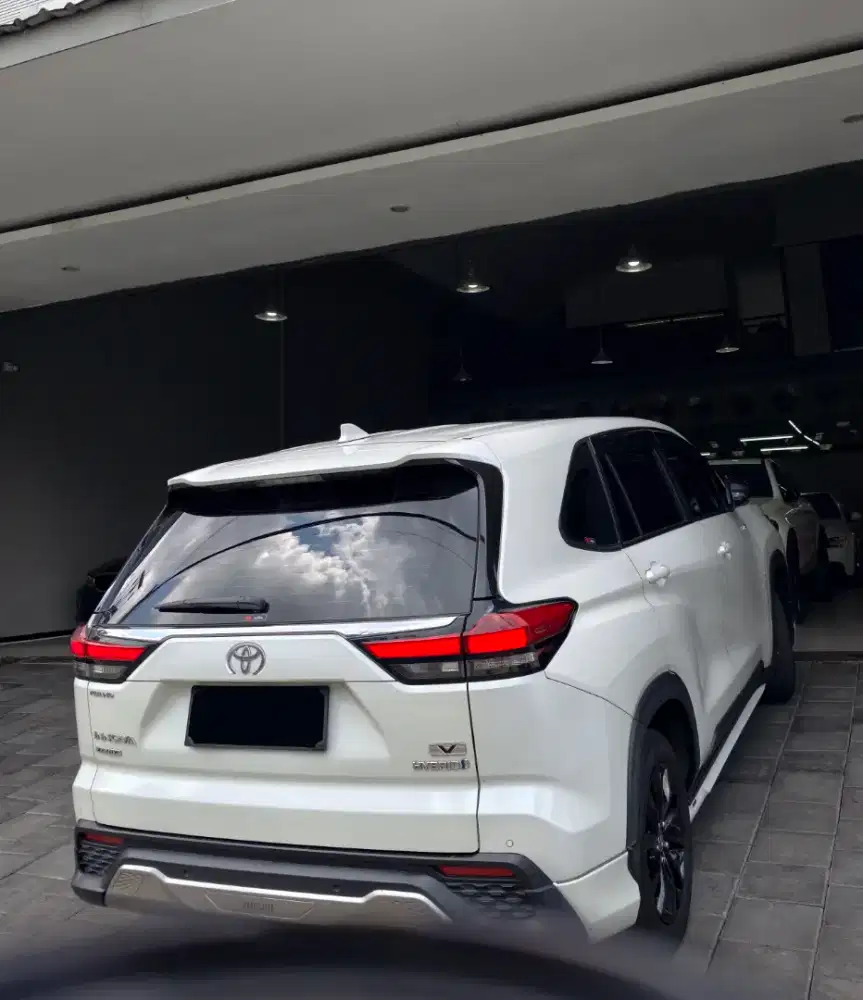 INNOVA ZENIX TIPE V MODELISTA HYBRID RSE UPGRADE TIPE Q LIKE NEW