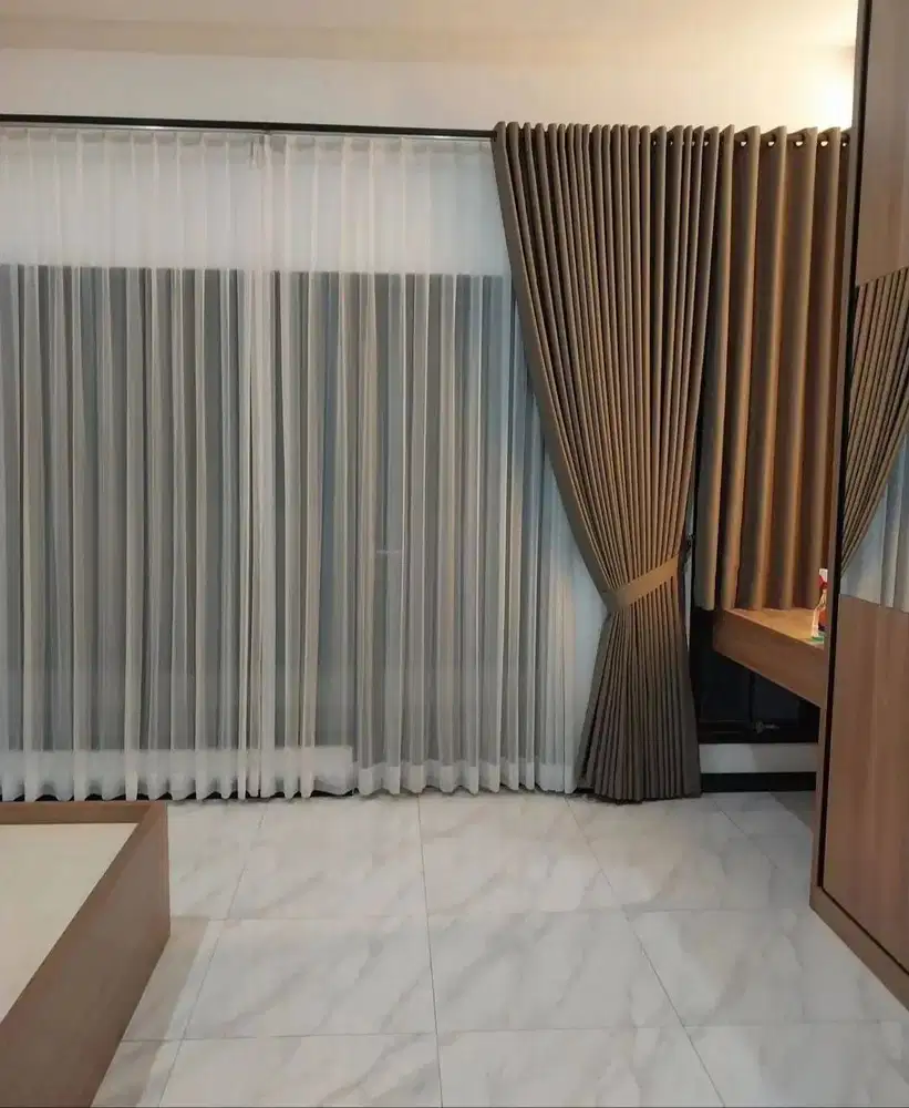 Gorden Wallpaper Vitrase Kaca Film Korden Roller Vertikal Blinds