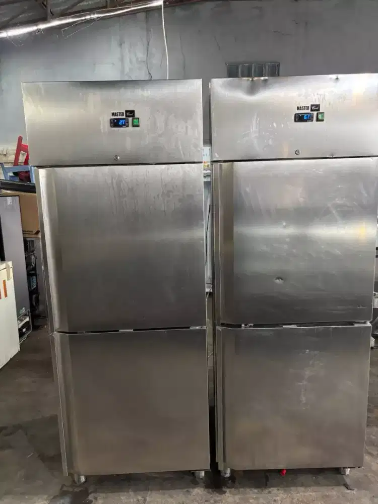 Uprigh chiller 2 pintu merk mastercool