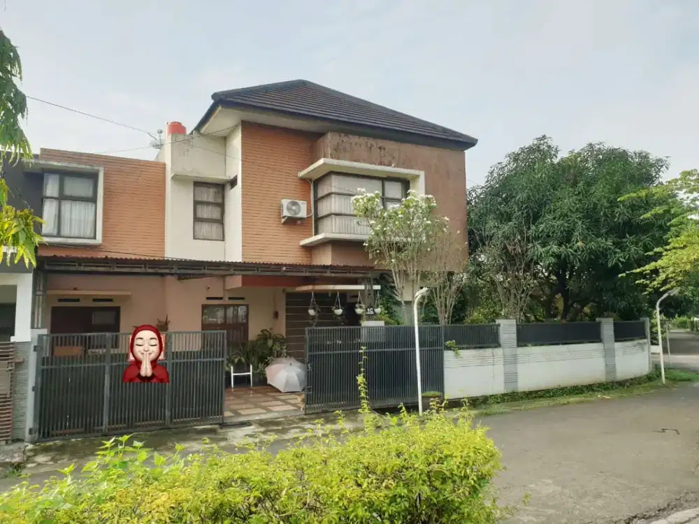 Rumah Cantik Posisi Hook Halaman Luas Di Arcamanik Kota Bandung