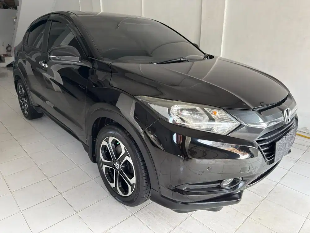 HRV 1.5 E Automatic 2015 Hitam