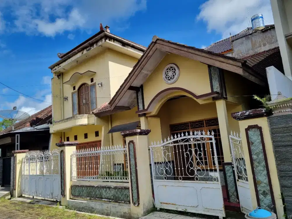 Dijual rumah strategis