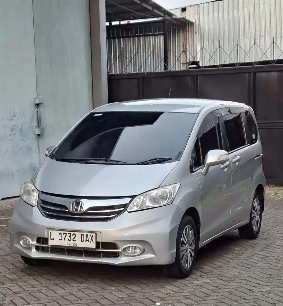 Dijual Cepatt!! Honda Freed Type E 2013 (Matic) Nego