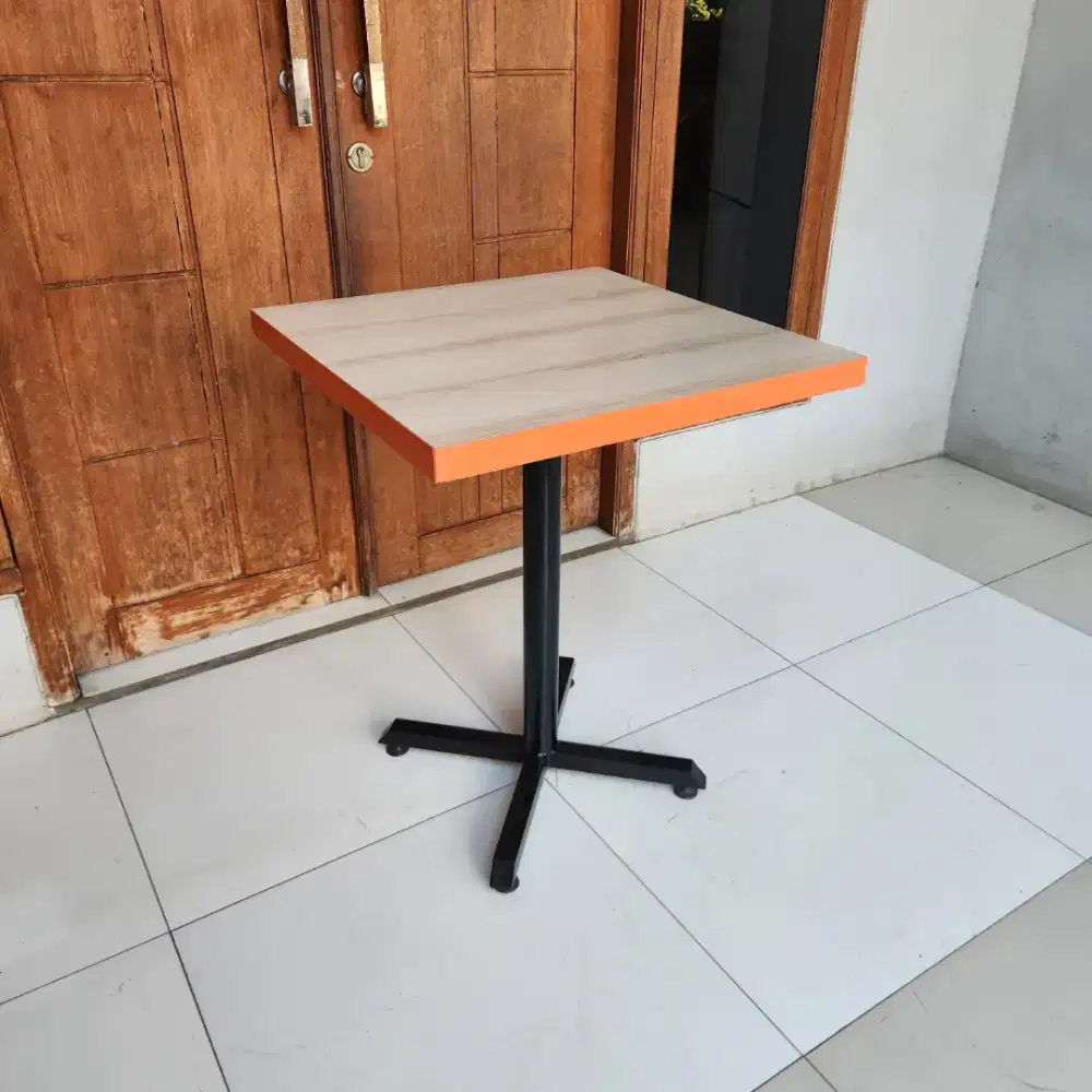 Meja ex Cafe - Meja ex Resto M15