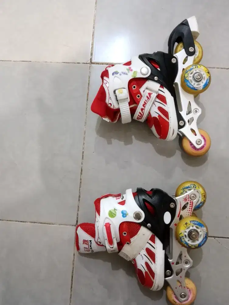 Roller Blade sepatu roda anak