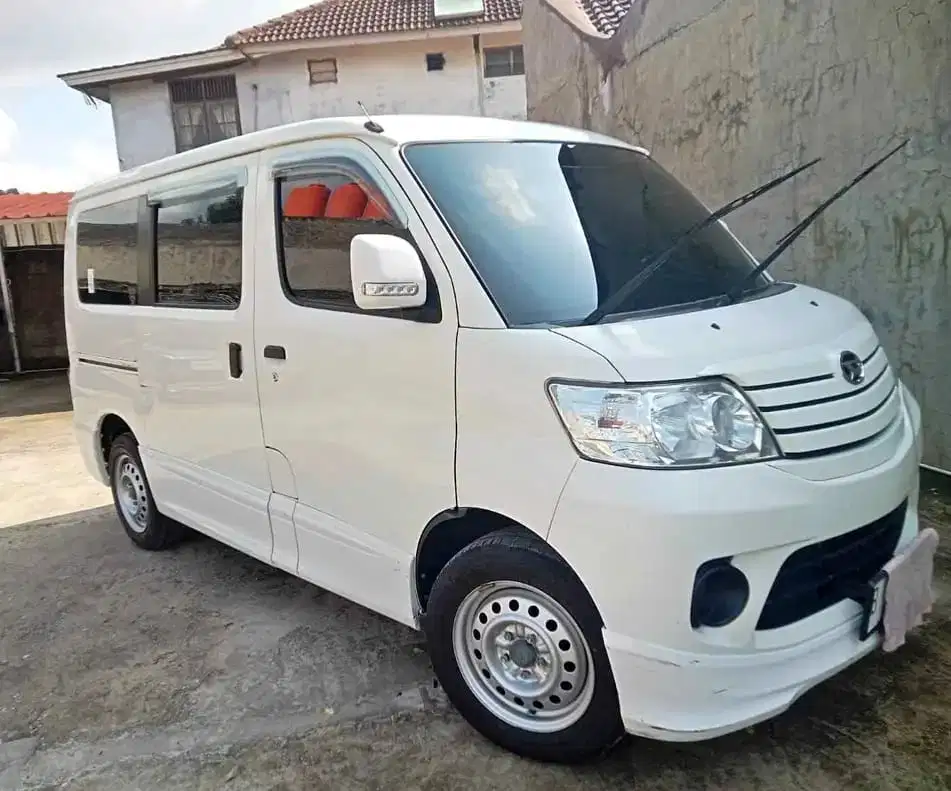 Daihatsu Luxio 2022