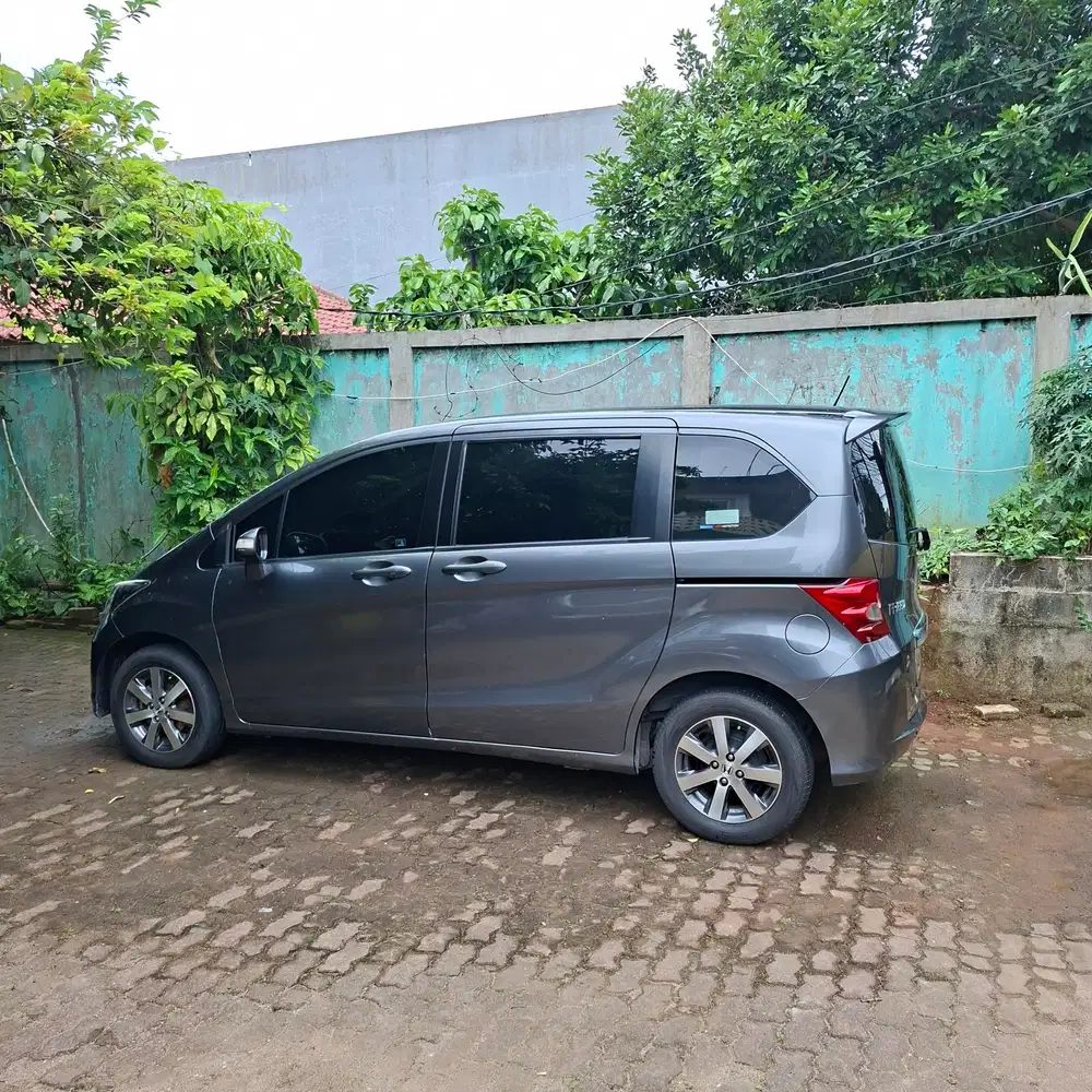 Honda Freed 2011 Bensin