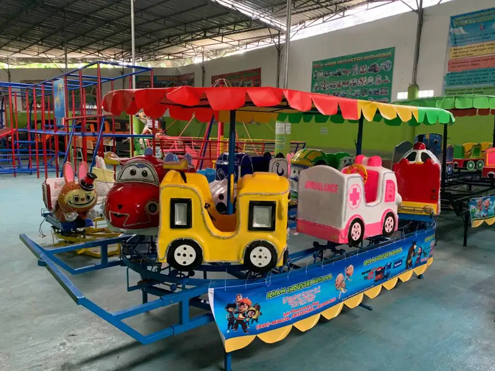 ODONG-ODONG KERETA PANGGUNG MOBIL KARTUN KEPALA