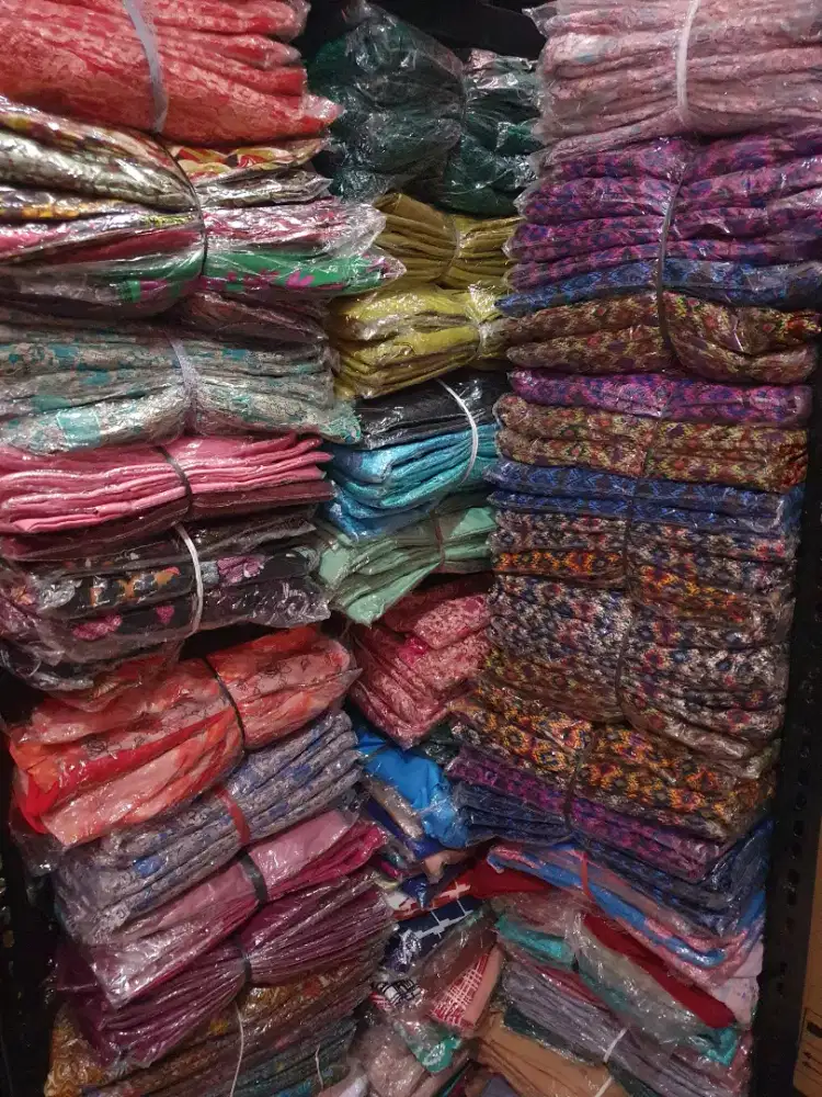 Dijual Murah 3000pcs Baju Muslim Kebaya Gamis dan lain lain