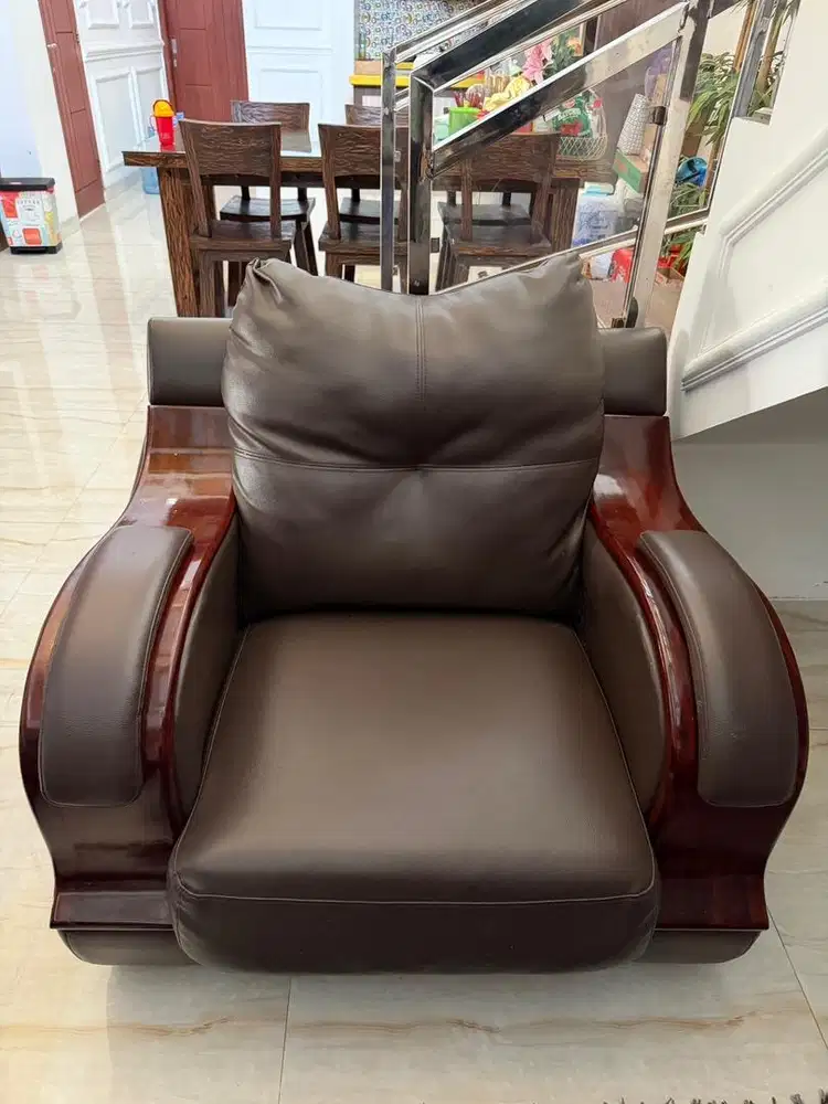 Dijual Sofa set mewah kondisi baik kayu merbau