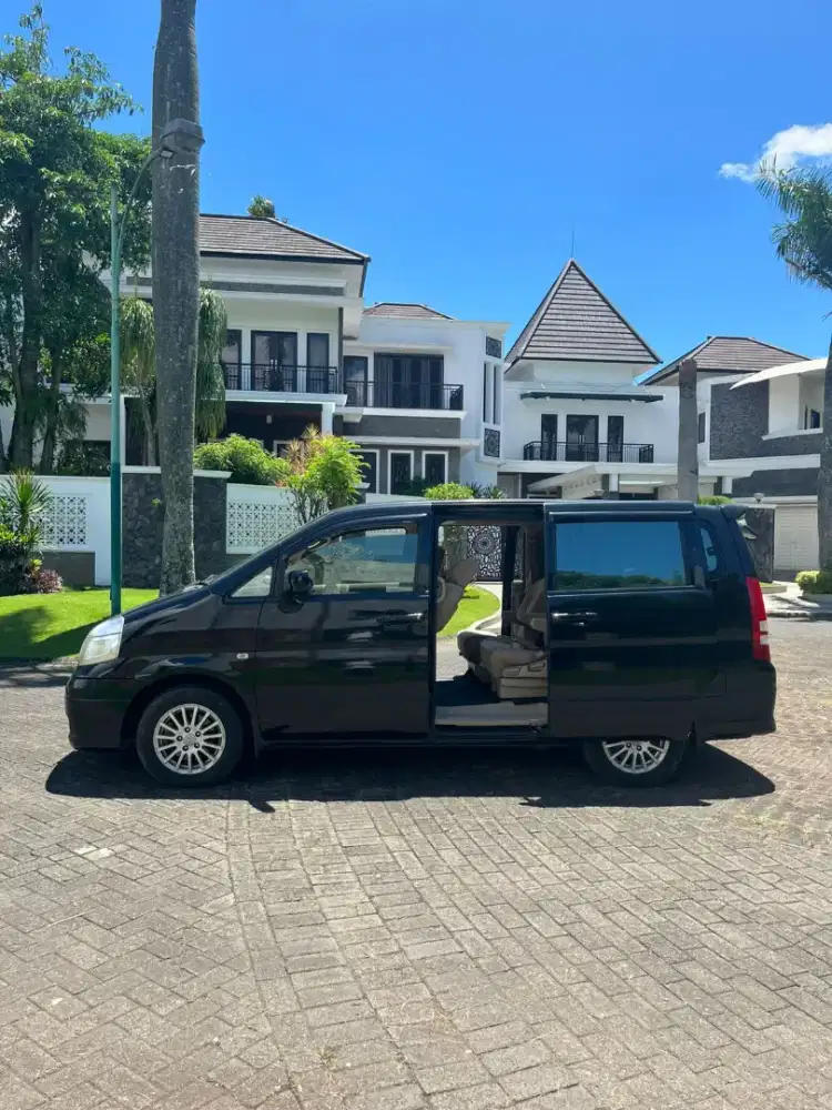 NISSAN SERENA MATIC 2010