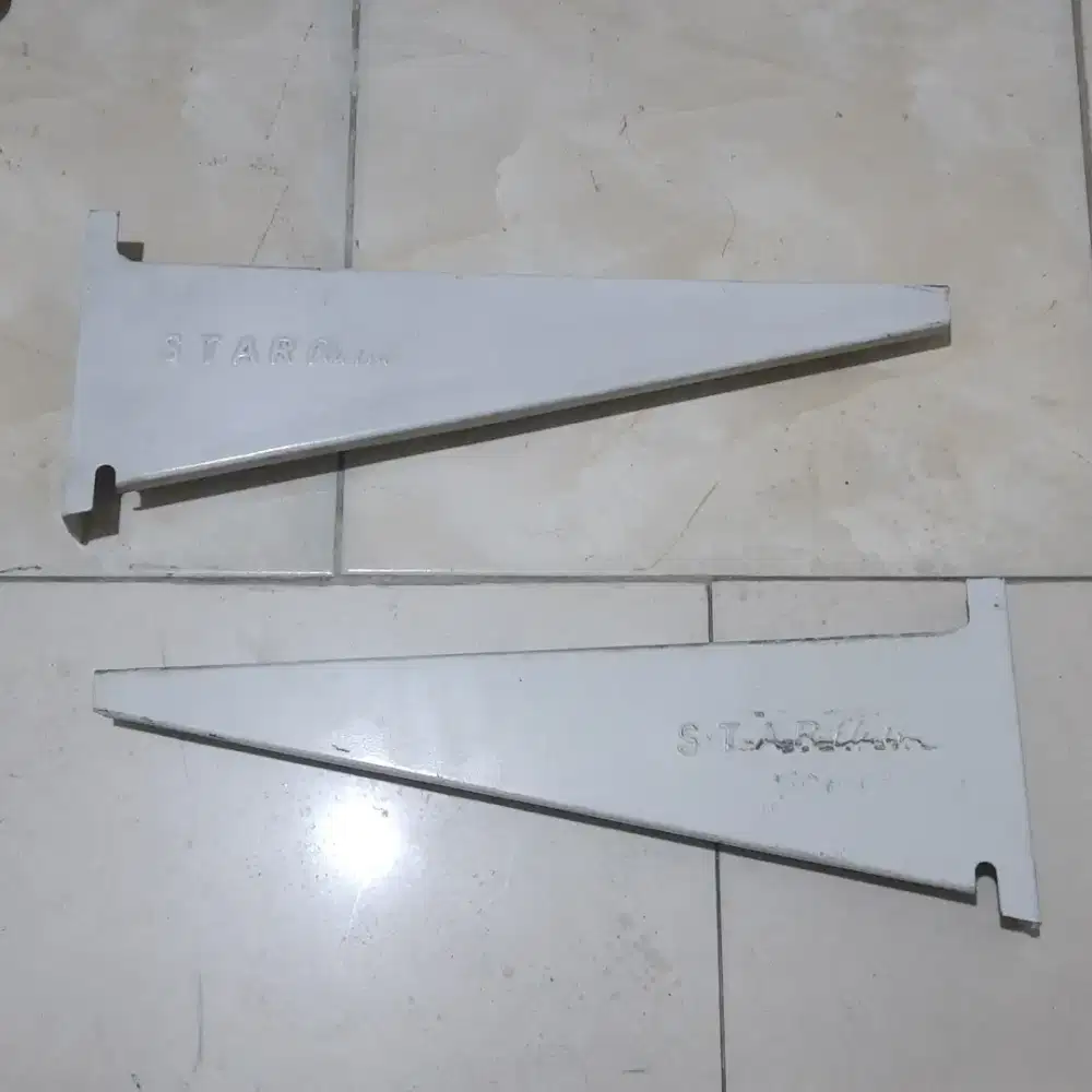 Breket bracket outdoor AC. Bahan besi tebal. Second msh bagus. Murah