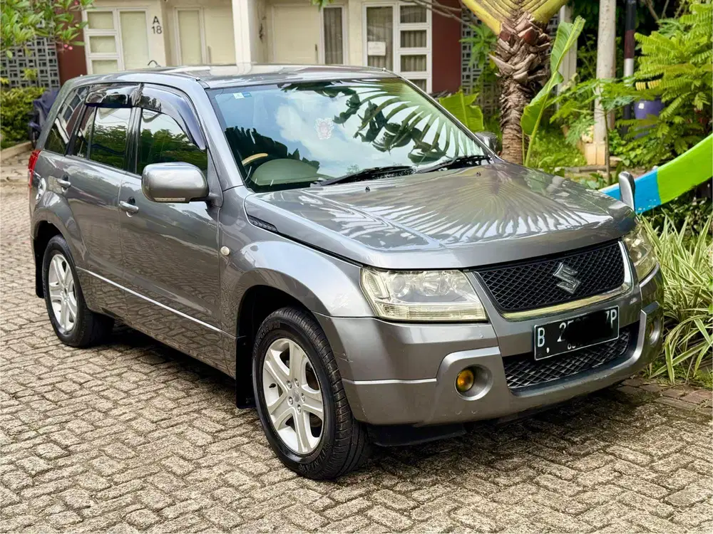 Suzuki Grand Vitara 2008 AT. Mulus
