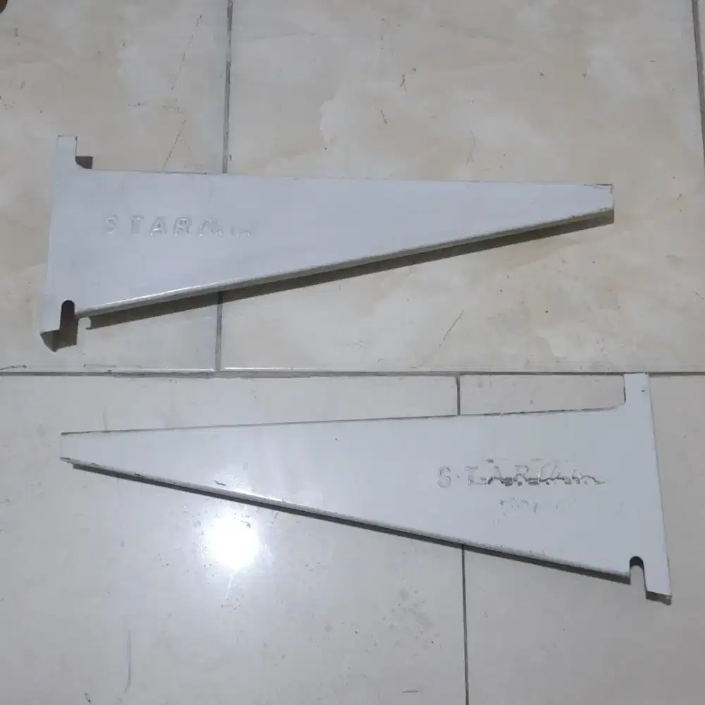 Breket bracket outdoor AC. Bahan besi tebal. Second msh bagus. Murah