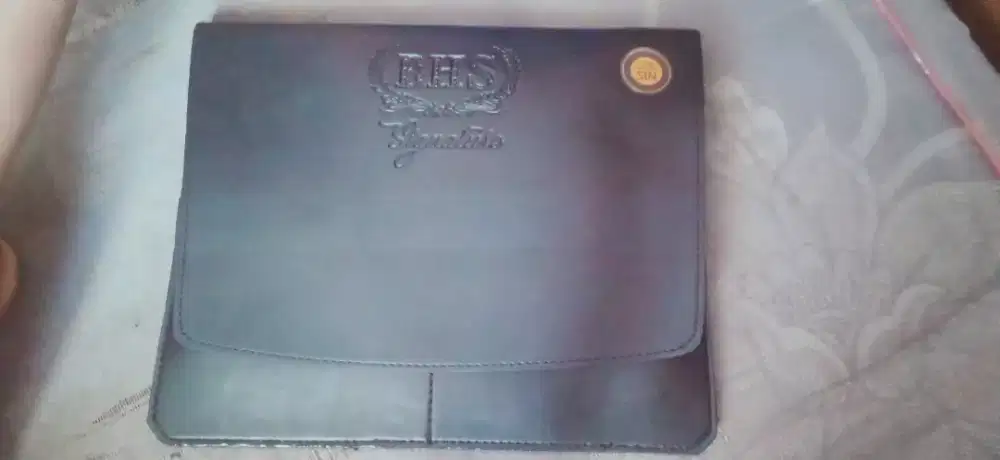 sarung BHS signature