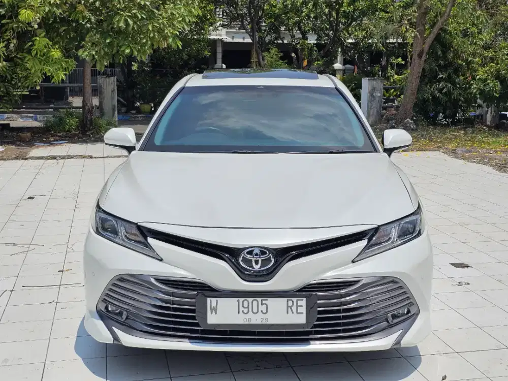 Toyota Camry V 2.5 AT 2019 Sun Roof