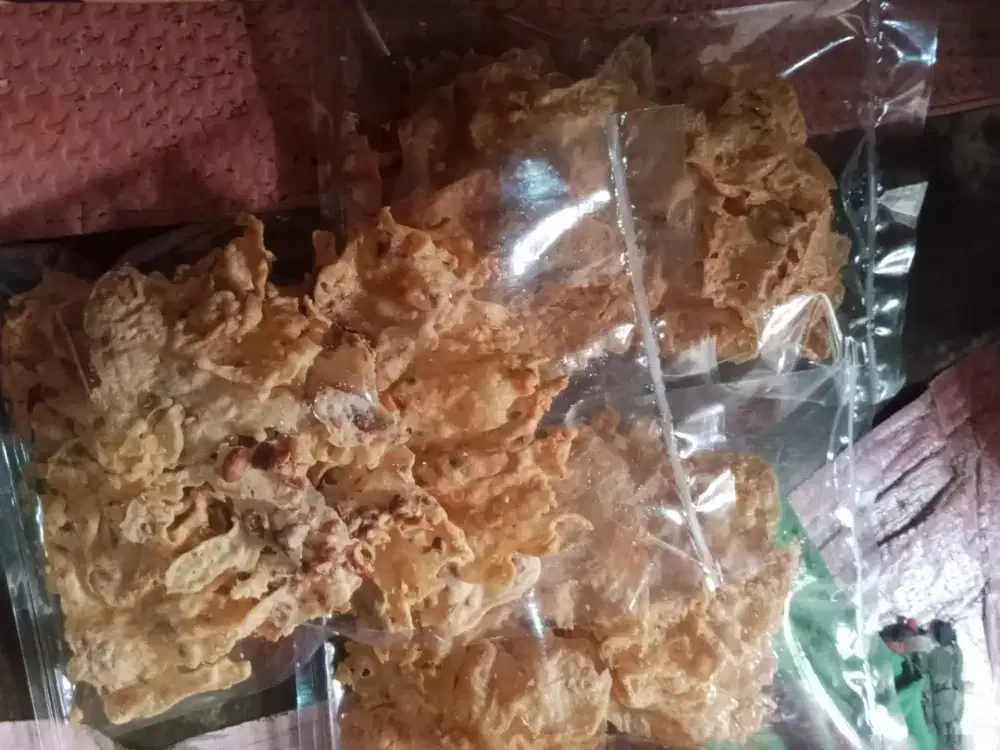 Jual peyek kacang hijau kacang tanah ada juga peyek udang rebon