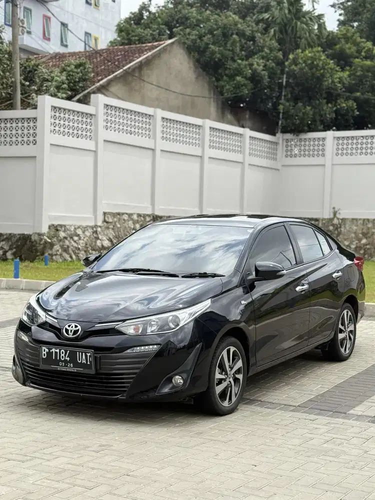 Toyota Vios G at 2021 KM 35 rb hitam
