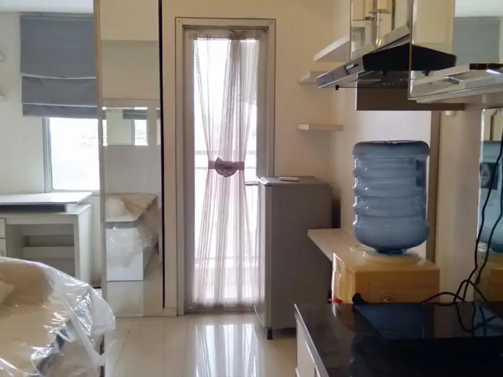 disewa unit apartemen green lake sunter,studio furnished,lantai rendah,selantai parkir mobil,4 juta/bulan