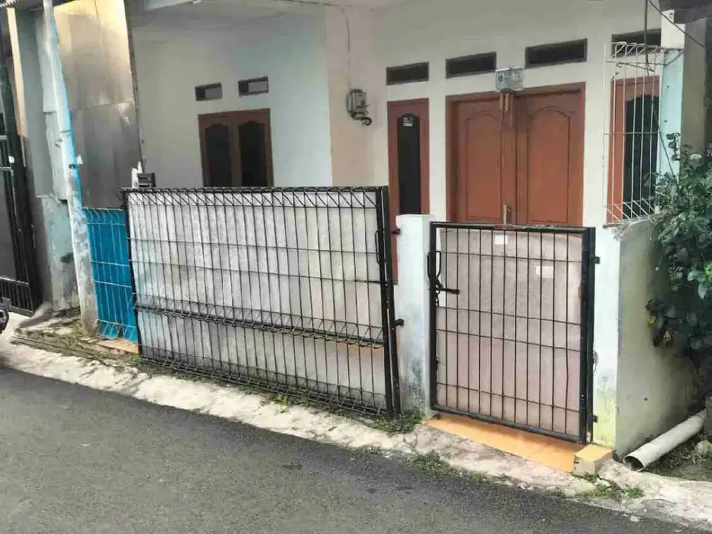 rumah secondary di Cilangkap jkt timur dgn akses jalan masuk mbl