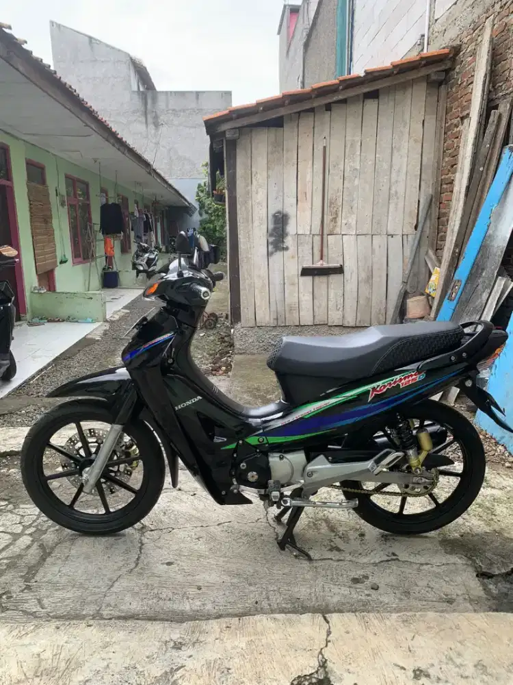 Honda kharisma d 125 2004