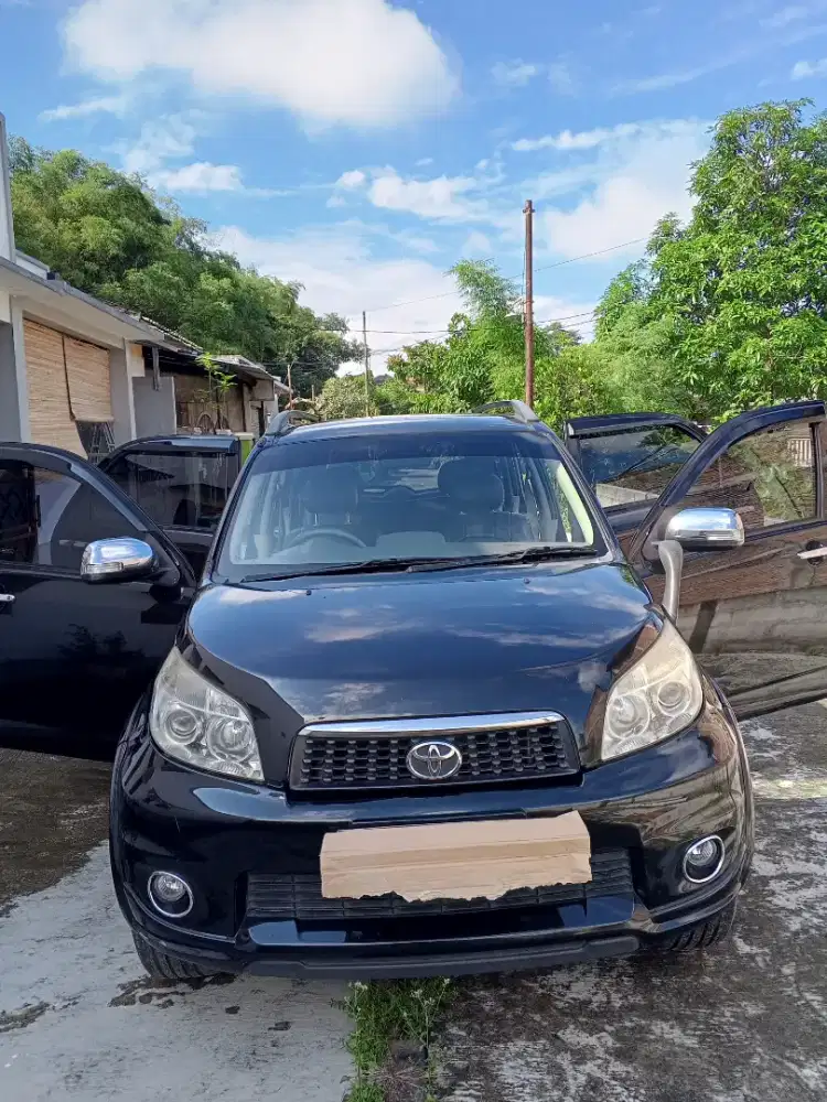 Dijual Rush S AT thn 2011