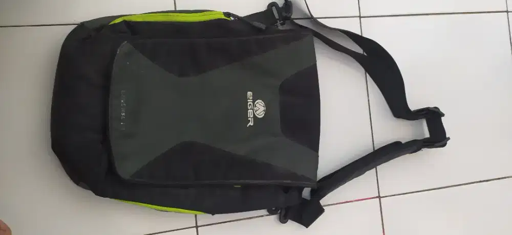 Tas Travel Eiger Landorse 1.1 Massengger Bag