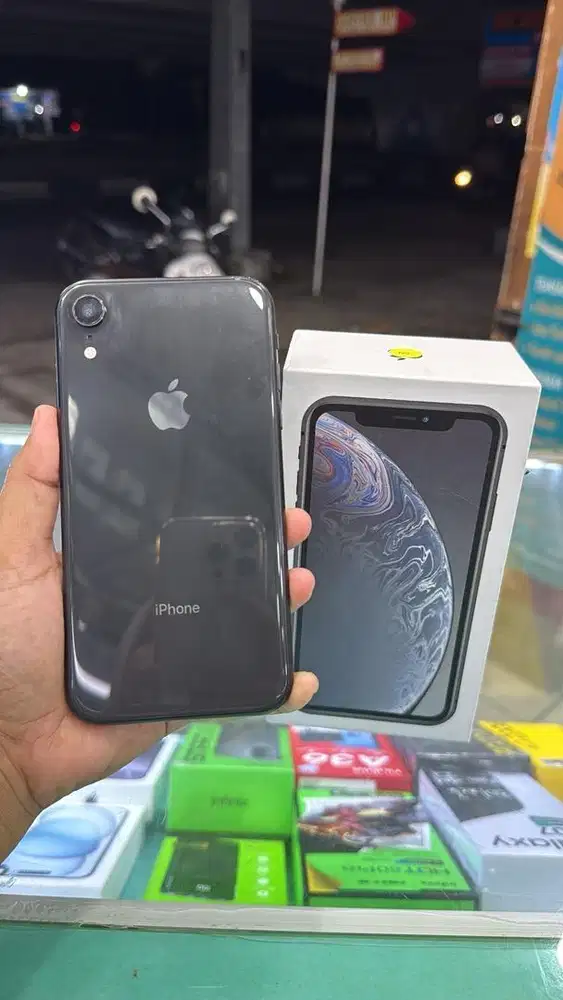 IPHONE XR 64GB BH 100% JARIGAN AMAN SEMUA KARTU FULLSET