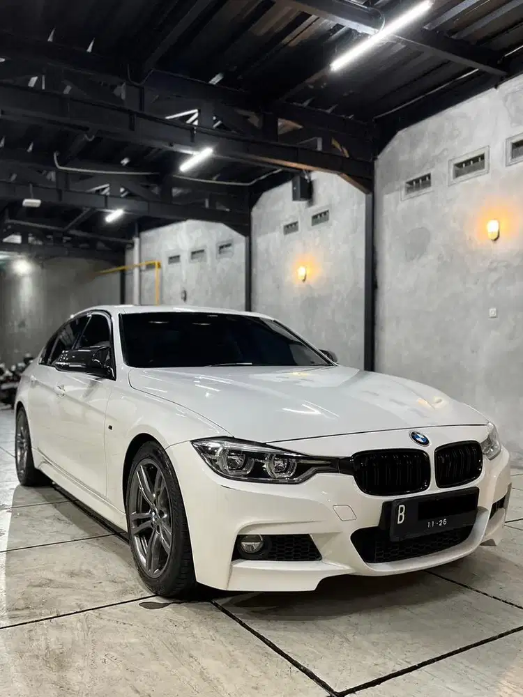 BMW 330i F30 2016