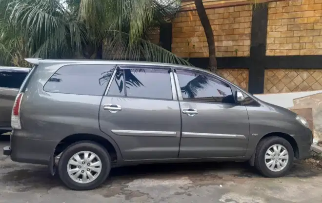 KIJANG INNOVA Type E A/T Tahun 2011