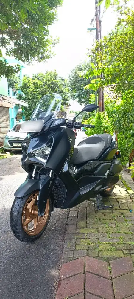 Xmax Connected 2023 km 13 rb