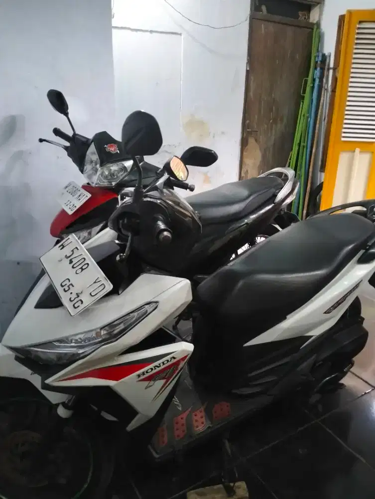 Di jual cepat murah HONDA VARIO 2015