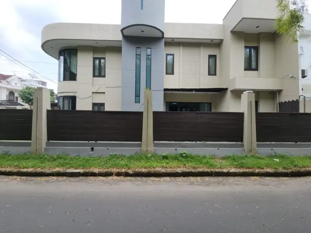 Villa Hook di Komplek Malibu Indah ( Polonia )