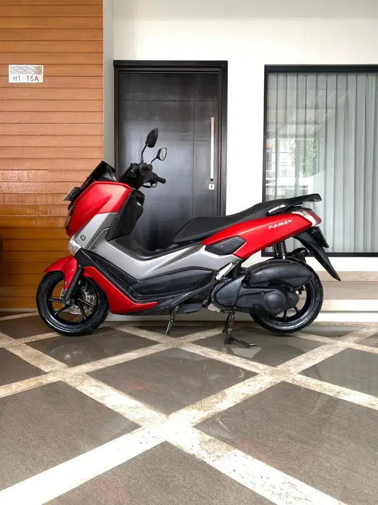 YAMAHA NMAX 2017 PAJAK ON, PLAT DKI, SRT LGKP, MESIN ENAK, BAN TEBAL